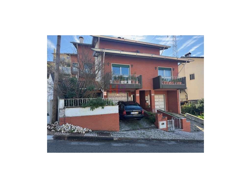 VENDE-SE MORADIA T4+1 COM SÓTÃO E PISCINA AQUECIDA E GARAGEM. - Grande imagem: 3/56