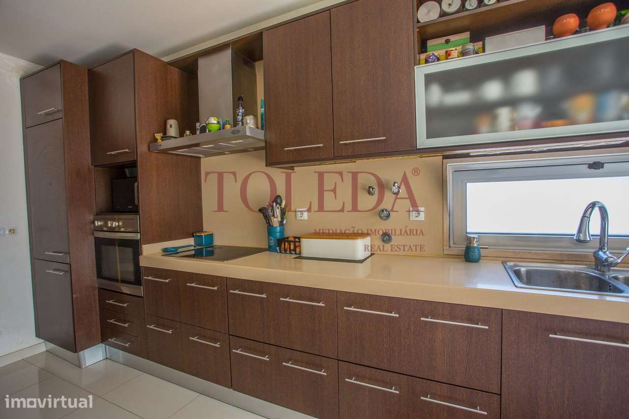 Moradia 4 Pisos com 474m2-19