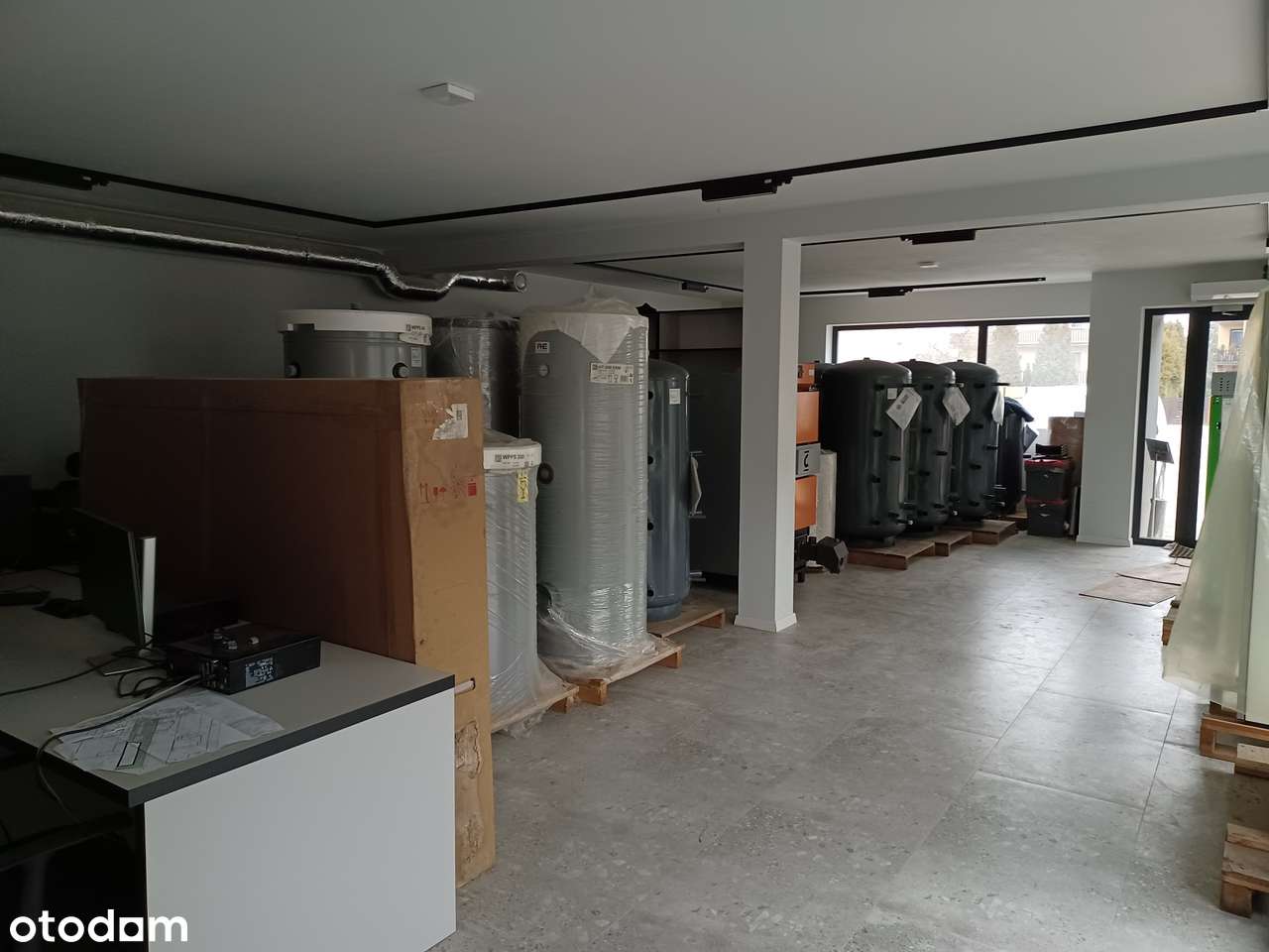 Nowoczesny budynek handlowo-usługowo-biurowy, KSM ul. Zagórska-14