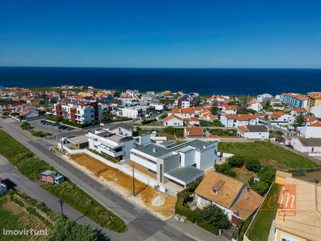 Moradia T3 Nova com Piscina na Ericeira com Vista Mar e d...