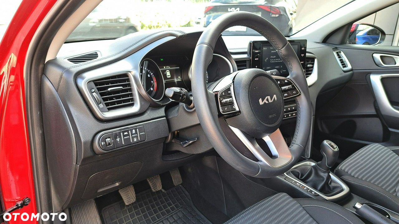 Kia Ceed - 16