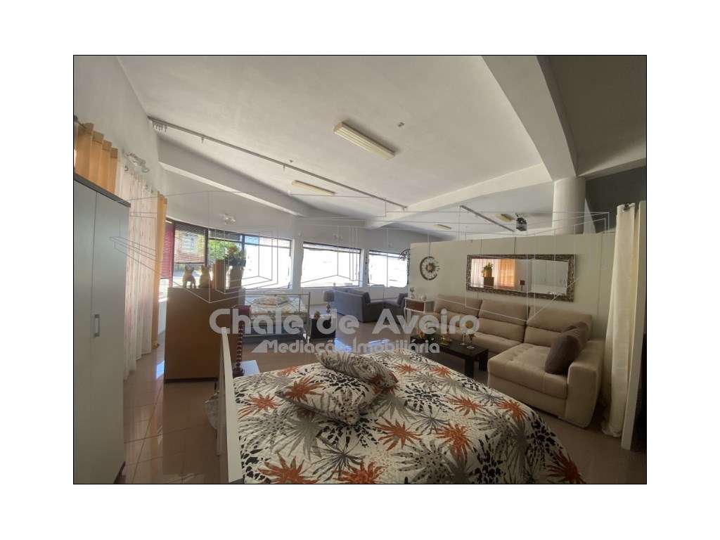 Espaço comercial R/C e 1º andar e (garagem fechada) - Grande imagem: 4/9