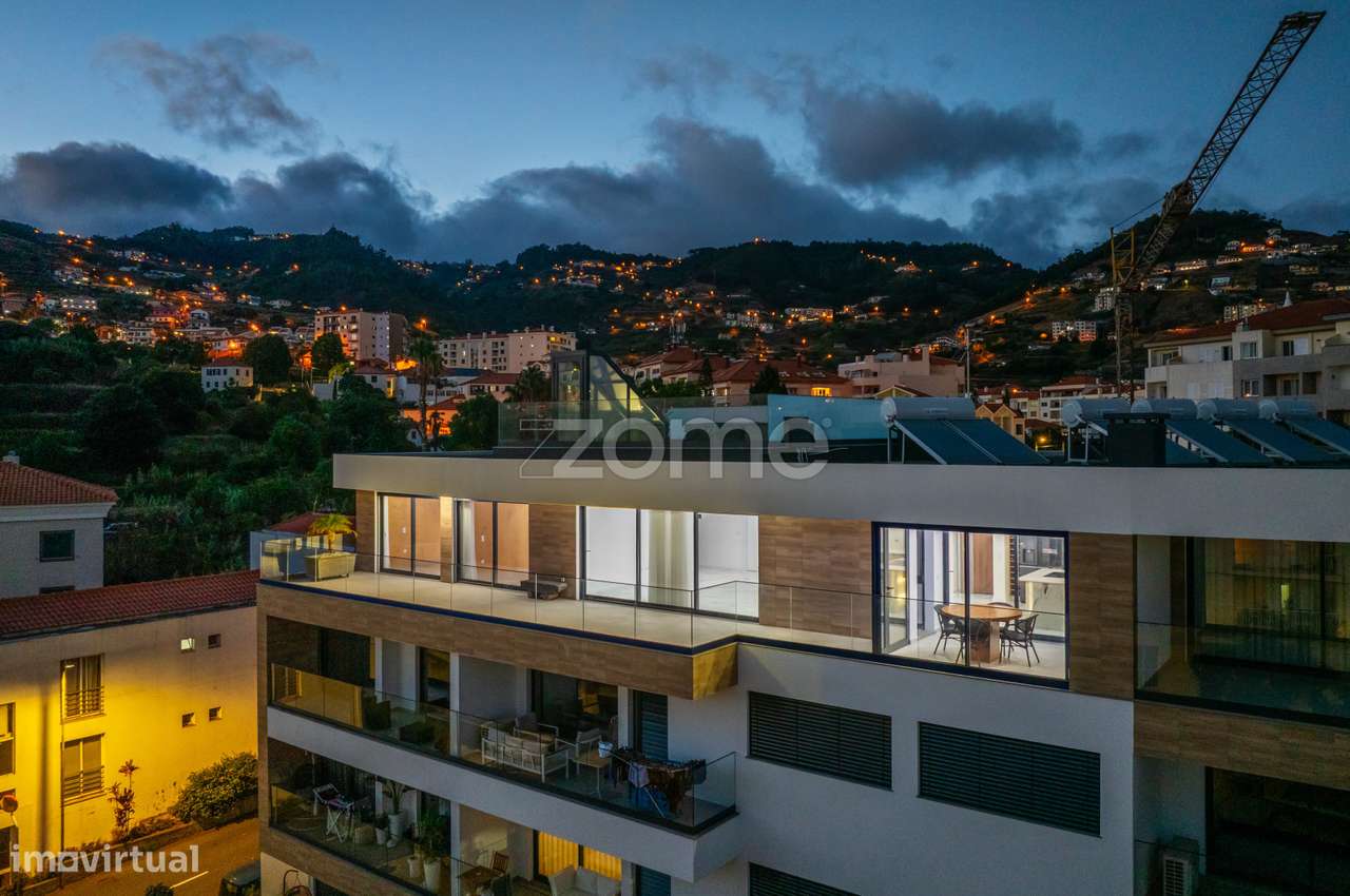 Apartamento T3 Penthouse com Vista Mar e Cidade no Caniço-56
