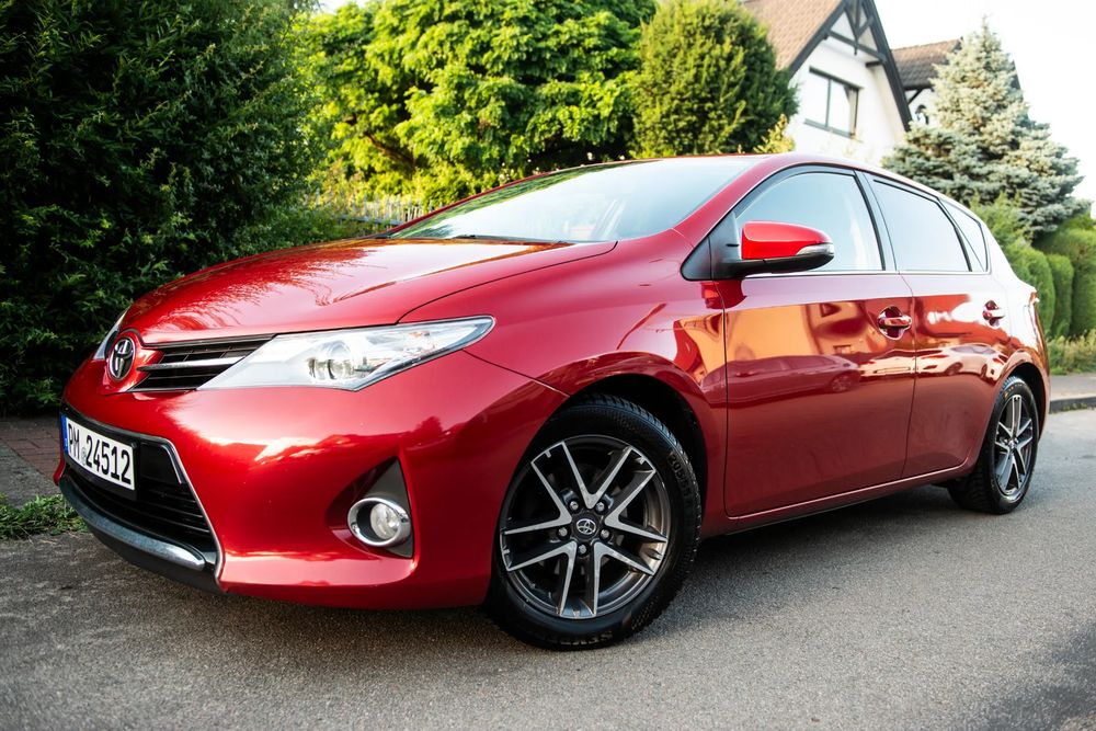 Toyota Auris II (2012-) 1.33 Dual-VVT-i Edition 2015