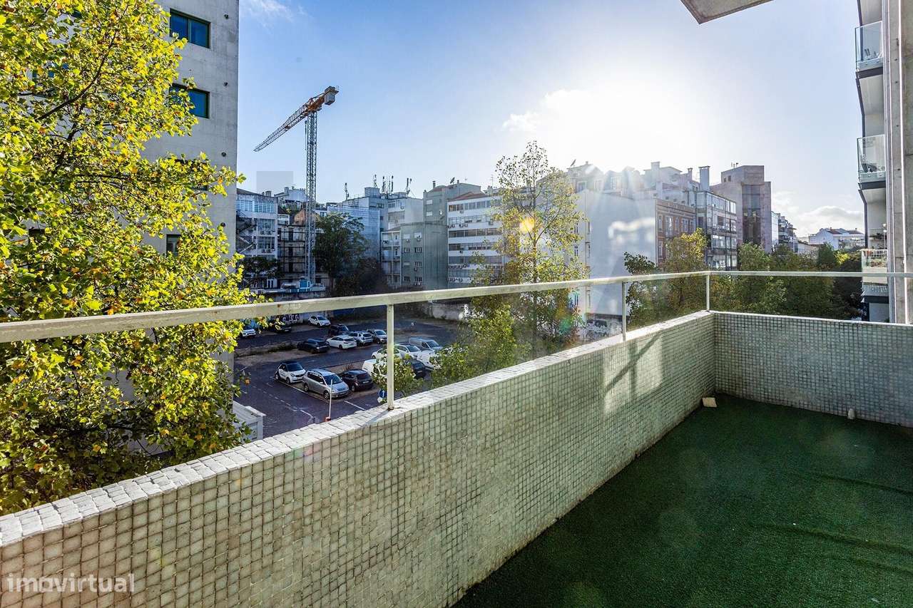 Arrendamento – Apartamento T2 nas Avenidas Novas - Grande imagem: 4/18