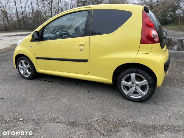 Peugeot 107 1.0 Trendy - 12