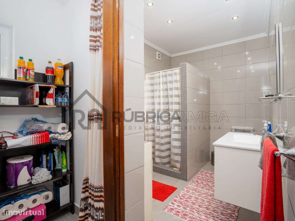 Moradia térrea de 3 quartos e piscina-24