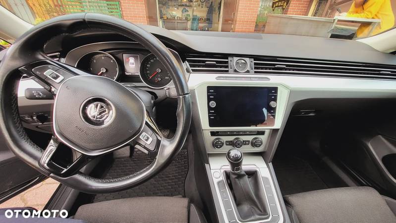 Volkswagen Passat 2.0 TDI BMT Comfortline - 18