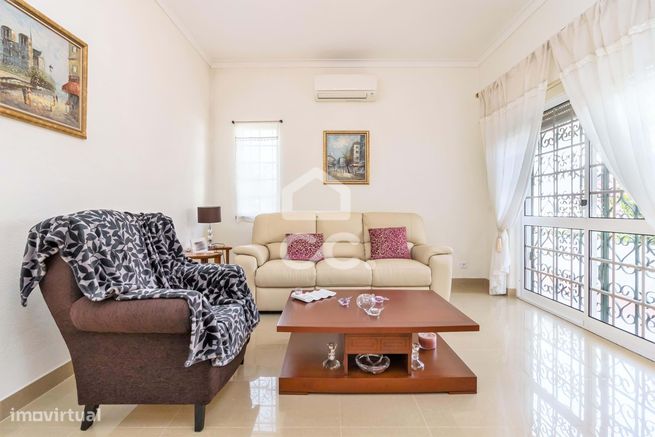 Moradia Isolada T8 em terreno de 1000 m2 em Belverde-17