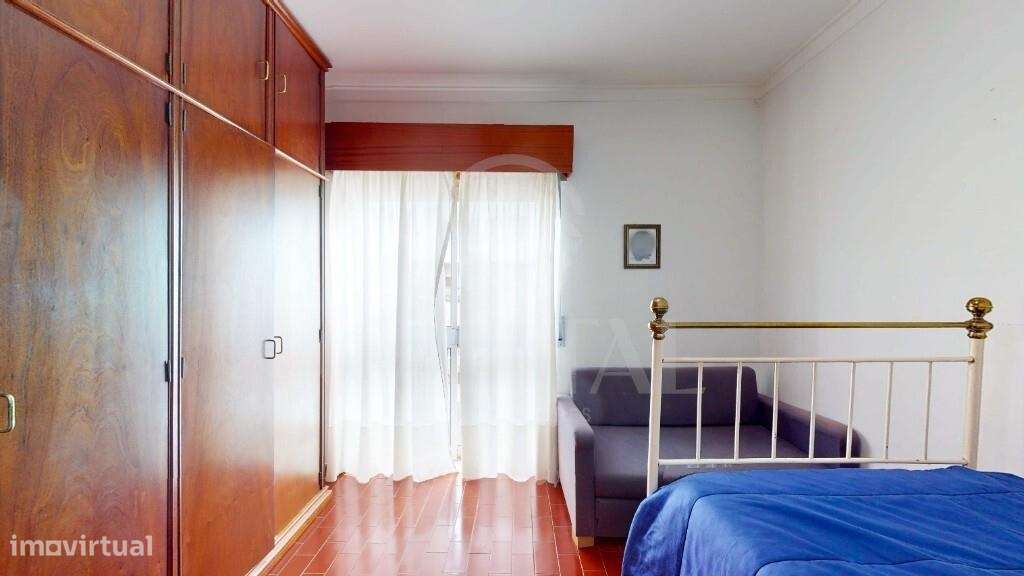 ✨ T2 com Entrada Independente e Espaço Exterior em Porto Salvo-16