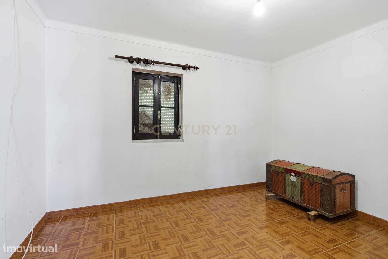 Quinta em Bonabal com Moradia T3 + Armazém + Terreno com mais de 3 400-6