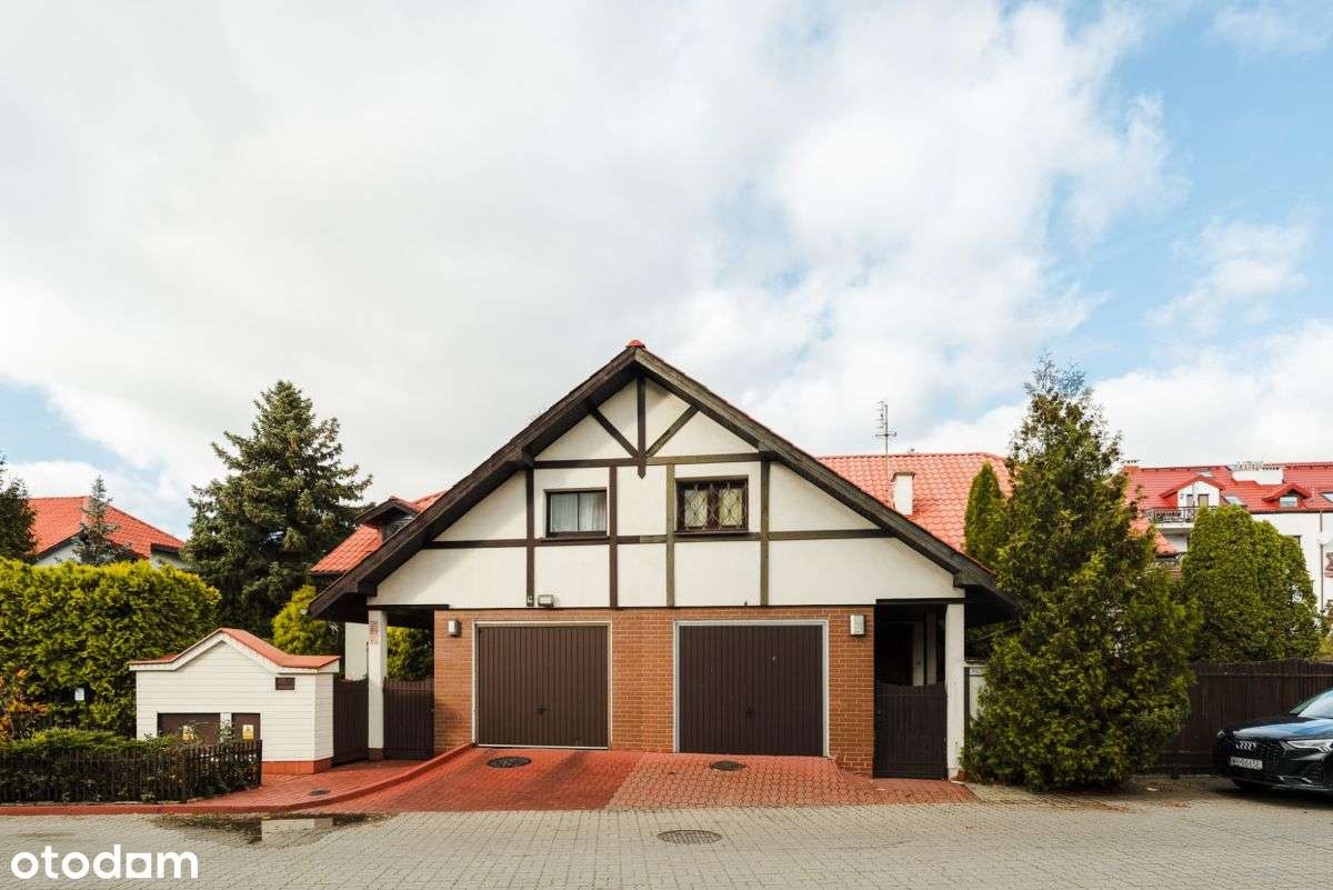 Przestronny i klimatyczny dom w spokojnej okolicy-1