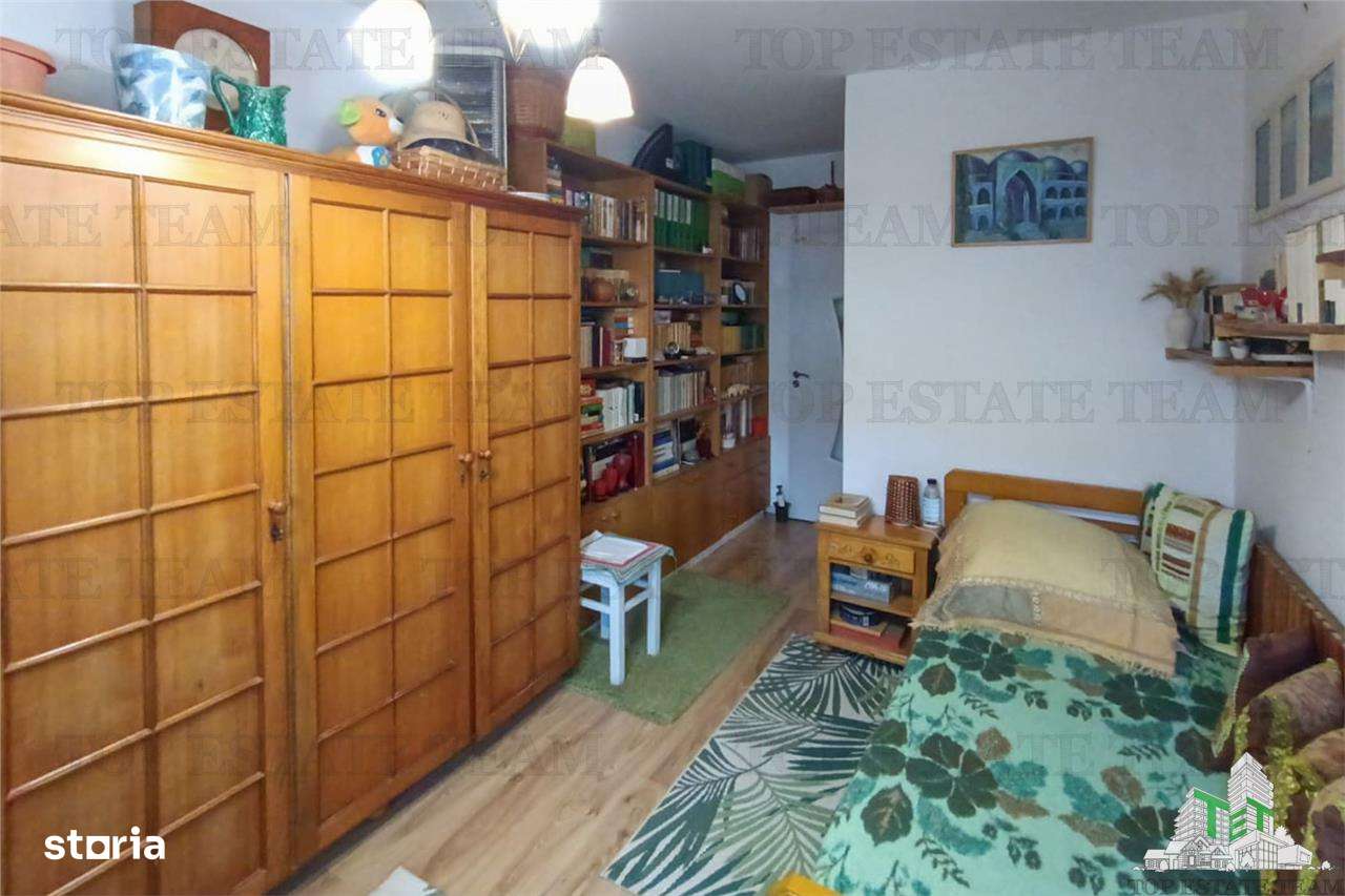 Apartament 2 camere zona Titan, curte proprie 37mp in vila-4