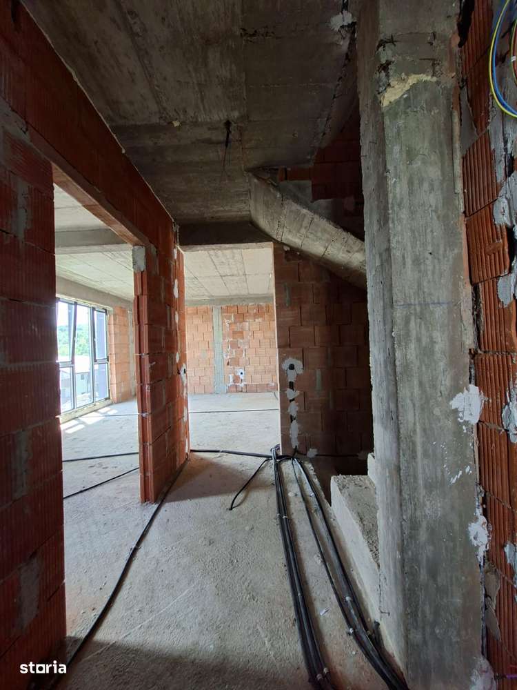 Casa Tip Duplex De Vanzare In Floresti-1