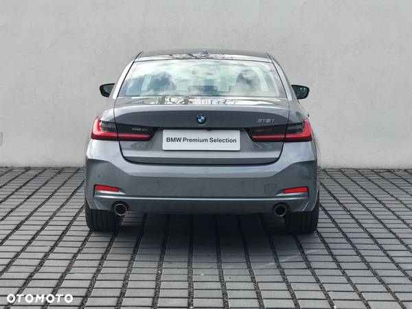 BMW Seria 3 318i - 5