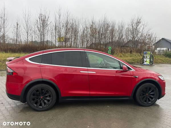 Tesla Model X 90 D - 7