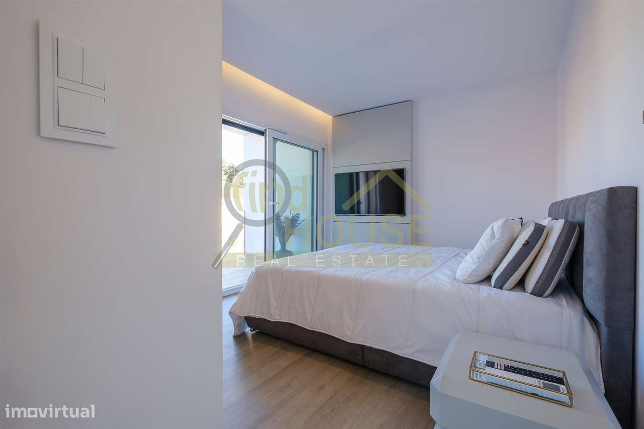 Moradia Isolada V3 com piscina junto à Herdade da Aroeira-17