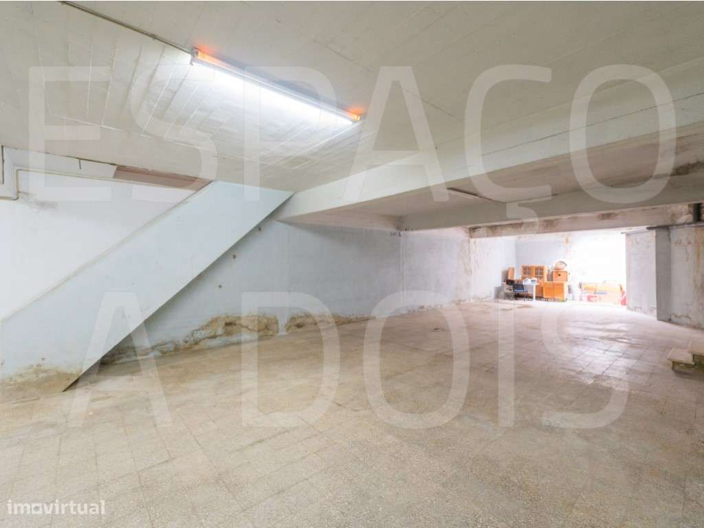 Armazém Amplo; com 2 Pisos! Boa Localização, próximo do Centro da A...-16