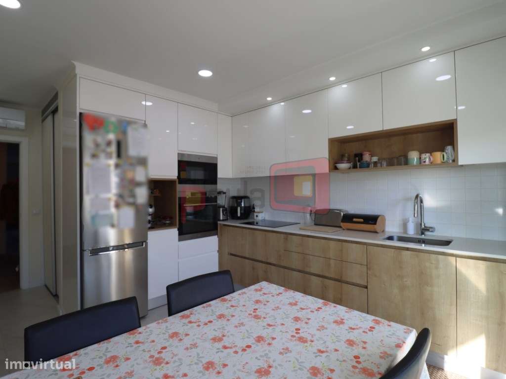 APARTAMENTO T3 COM GARAGEM BOX - MONTIJO-19