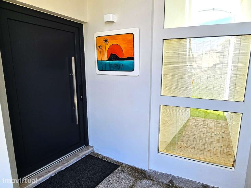 Andar Moradia T2 em Frente à Praia de Angeiras-11