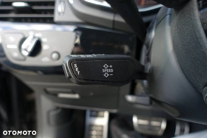 Audi A4 2.0 TFSI ultra S tronic - 28