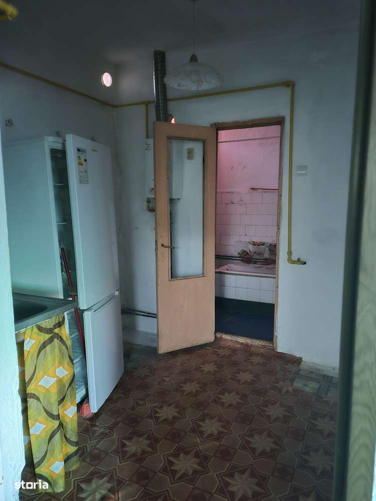 Casă cu 2 camere, Teren 301 mp, acces curte comuna , Pret redus-6