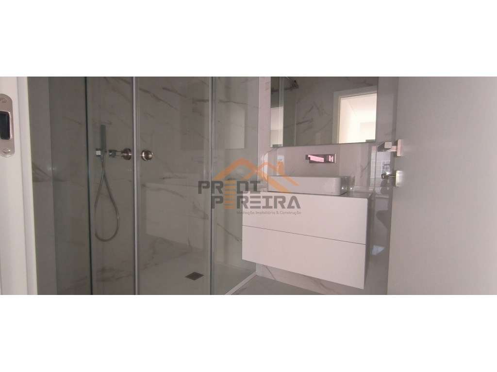 Última fração disponível!
T3 de luxo, com terraço e uma box, inser...-14