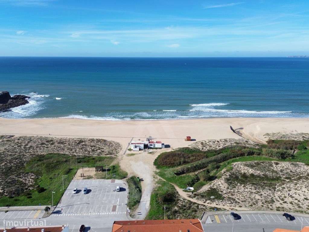 T2 Novo a 2 Minutos da Praia da Consolação com Varanda-14