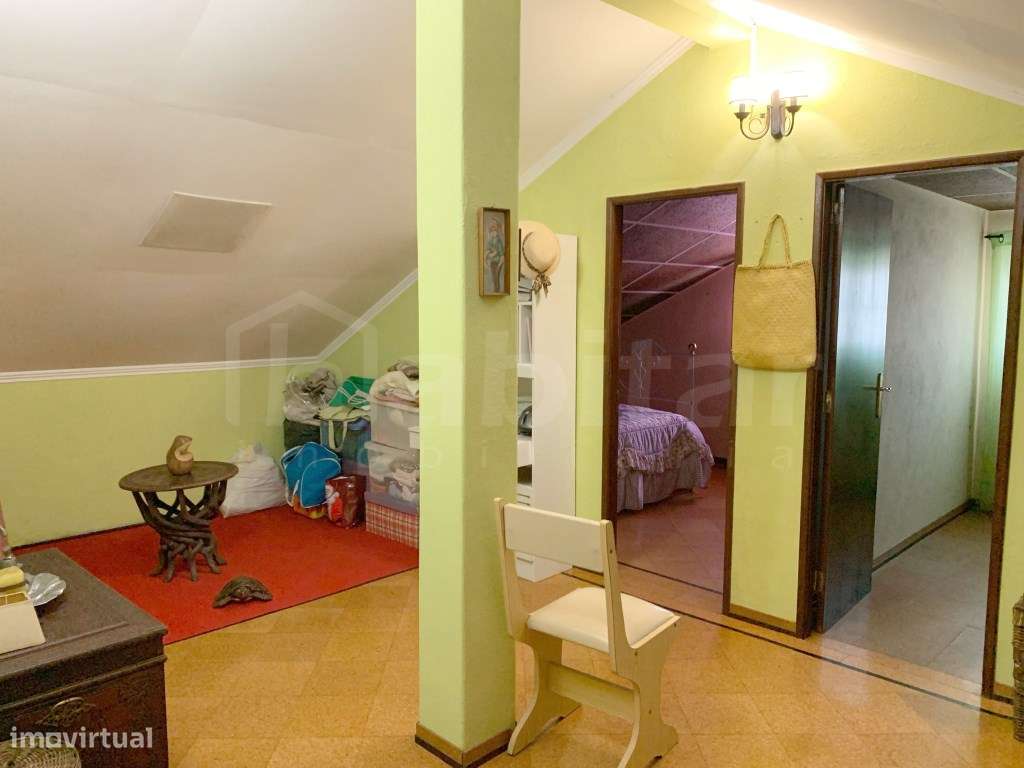 Moradia T5 + 2 C/ Quintal e Sótão-30