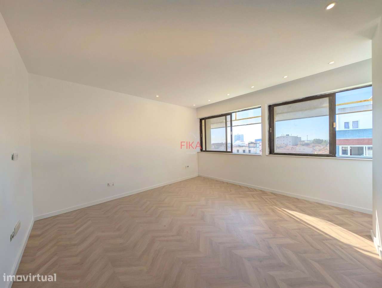 Apartamento T3 totalmente remodelado no centro de Setúbal-3