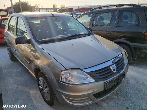 Dezmembram Dacia Logan Facelift, an 2010, motor 1.4 MPI - 1