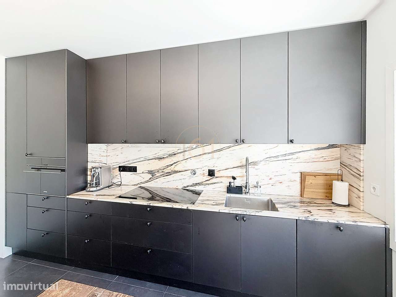 Apartamento T4 Duplex com Terraço e 4 Lugares de Garagem, com Possibil-6
