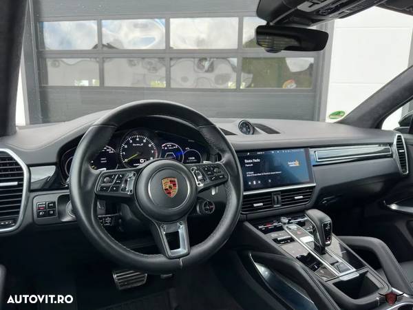 Porsche Cayenne Turbo S E-Hybrid Tiptronic S - 12