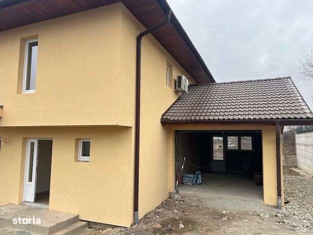 Vila cu garaj situata in Viile Sibiului cu finisaje Premium - Imagine principală: 2/18