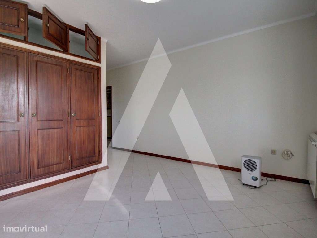 Moradia isolada em Oiã-13