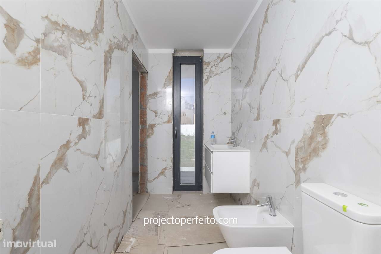 Moradia Geminada T3+1 Venda em São Félix da Marinha,Vila Nova de Gaia-11