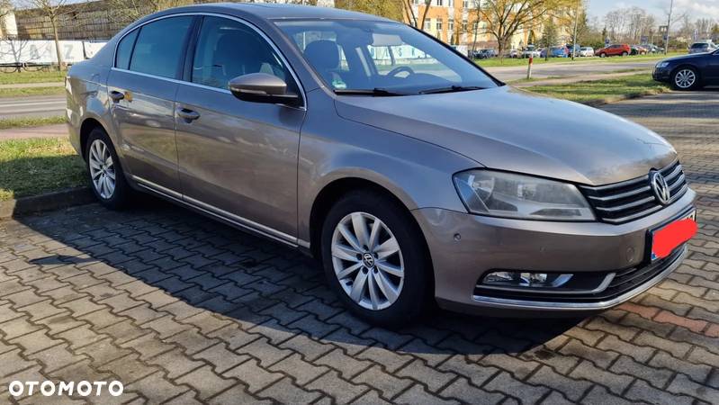 Volkswagen Passat - 13