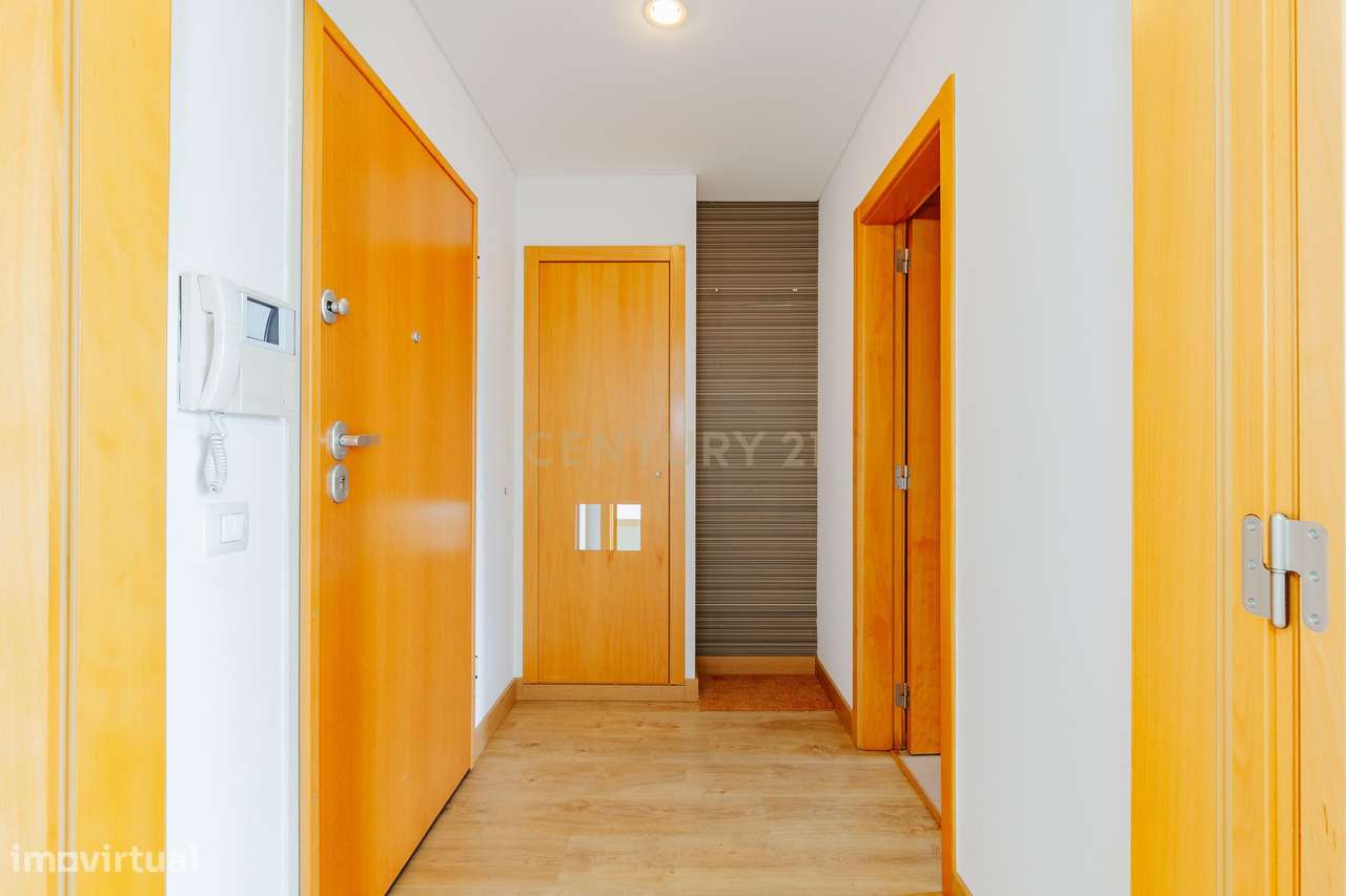 Apartamento T2 com vista rio no Edifício Âncora – Parque das Nações Su-18