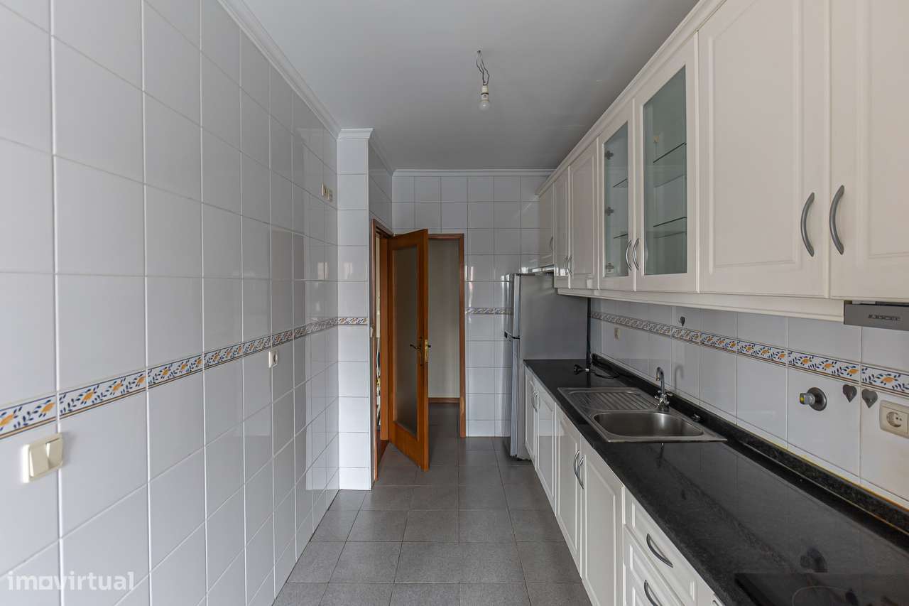 Apartamento T2 com box em Canidelo-2