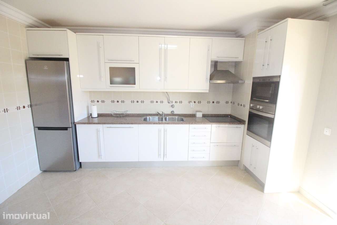 Armação de Pêra T1 Semi-Novo com Piscina, Garagem, 450 mt da Praia-10