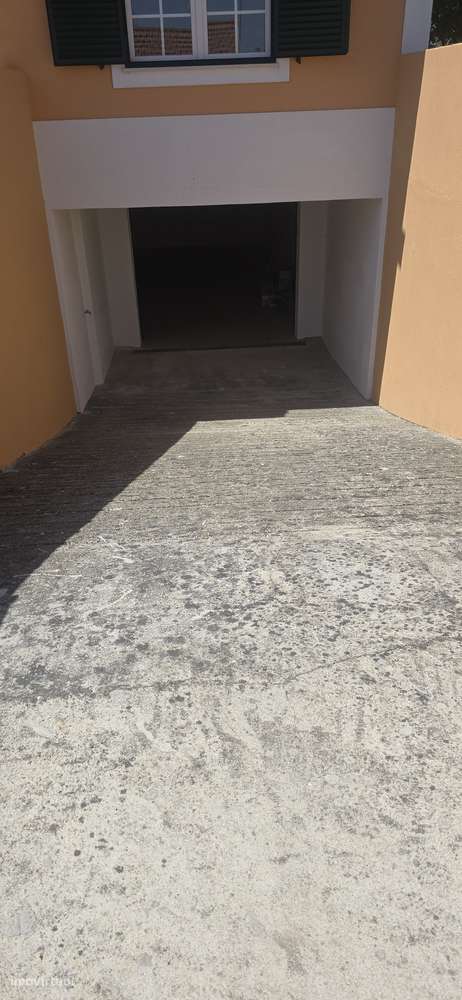 Moradia T4 com piscina-15