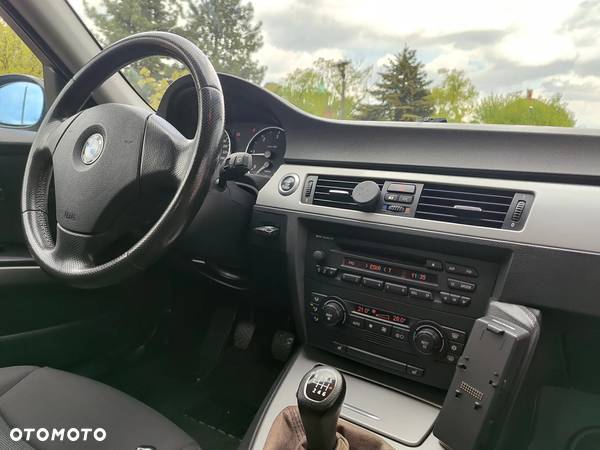 BMW Seria 3 320d - 31