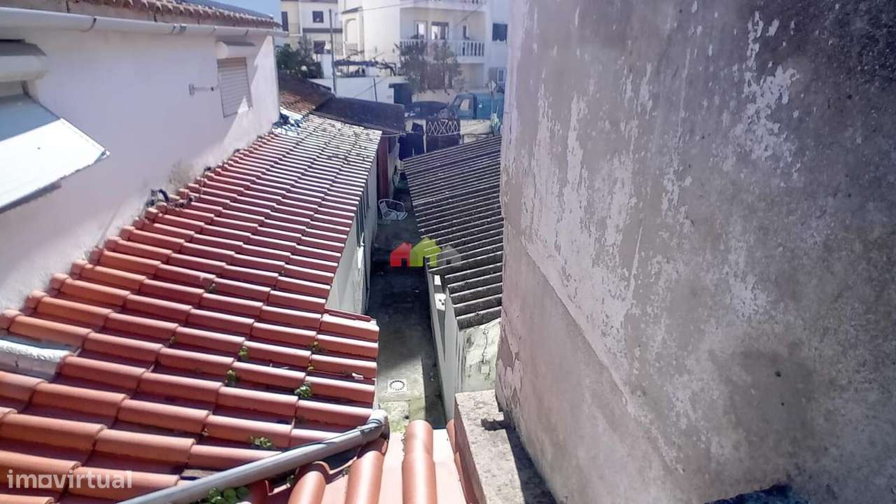 Moradia T4 térrea com anexos na Varzinha - Setúbal-34