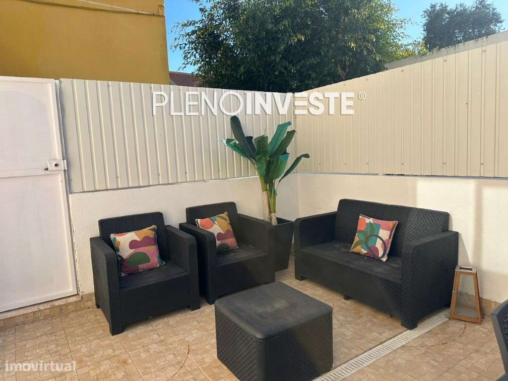 Andar de moradia T2 no Centro de Corroios - Grande imagem: 4/28