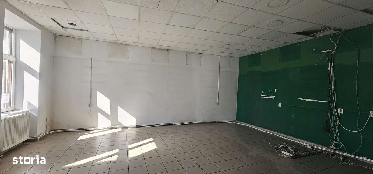 Inchiriez spatiu comercial situat central str.Ghe.Lazar langa spital - Imagine principală: 4/10