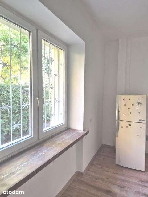 Komorów dwa domy blisko Wkd-17