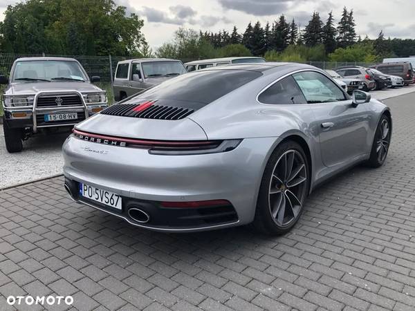 Porsche 911 Carrera 4S - 5