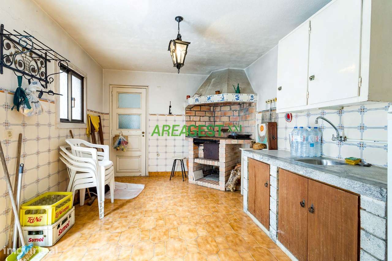 Moradia Geminada T4, para venda, em Alvalade/Lisboa-18