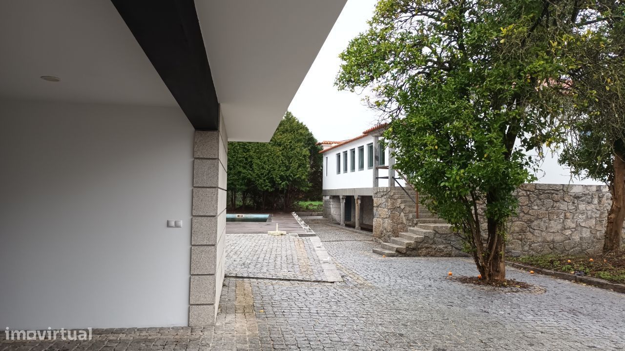 Moradia T4 c/ Piscina e Terreno - Vermil - Guimarães