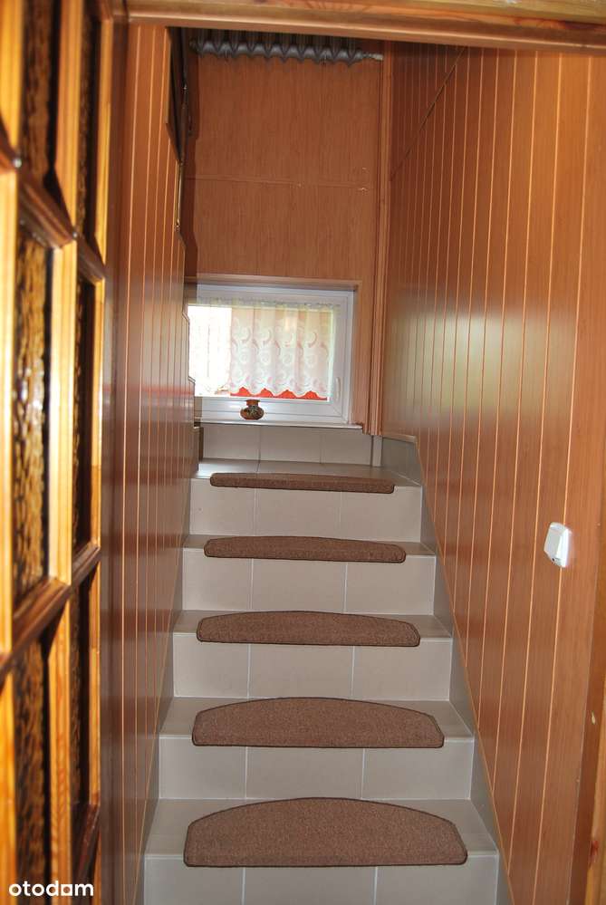 Przestronny dom z ogrodem w spokojnej okolicy-5